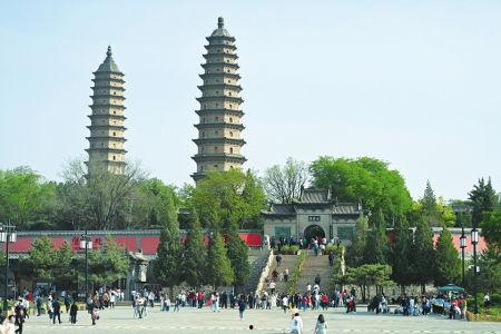 今日瓜州双塔新闻,千年古塔焕新颜，传承文化新篇章