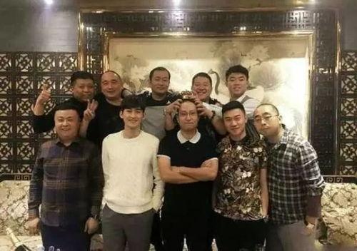 明星网红同学聚会,明星网红同学聚首，回忆青春时光