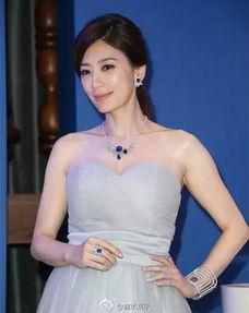 女明星网红身材比例,女明星们的完美曲线解析