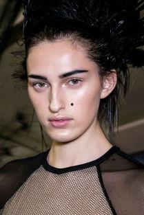 louisvuitton明星网红同款,潮流风向标背后的时尚传奇