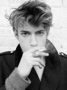 长发男生明星网红图片,揭秘长发男生明星网红的独特风采