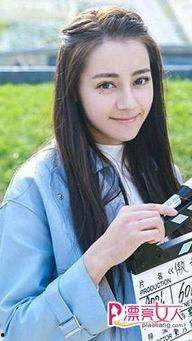 吃瓜爆料热巴全身涂粉,美艳绝伦！吃瓜爆料揭秘明星化妆术