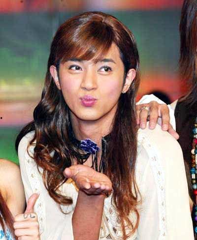 男扮女装的明星网红,揭秘跨界魅力与粉丝狂热