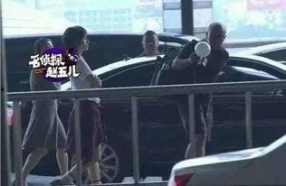 路人视角明星网红机场,明星网红的时尚秀场